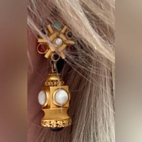 Natasha Stambouli Matte 24k Gold Plated Clipons - Picture 16 of 16